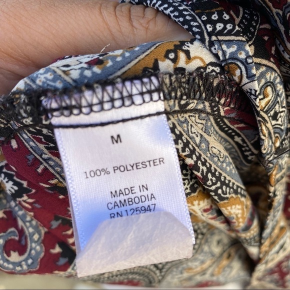Dressbarn Wrap tie paisley print blouse Size Medium - Picture 8 of 8